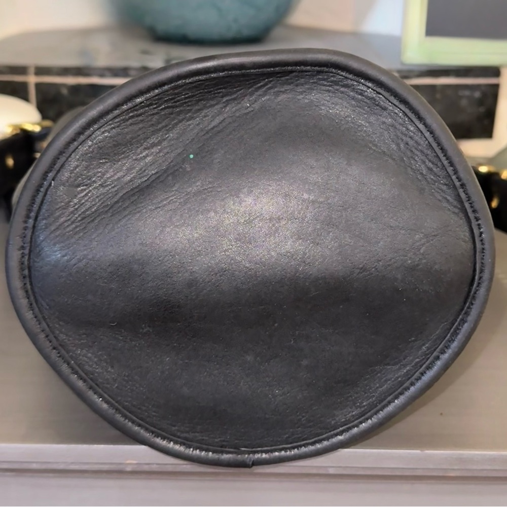 Coach 1993 Helen Berg's Legacy Bucket Bag - Black Glove-tanned leather & brass - Picture 6 of 16